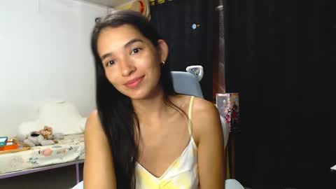 Snapshot of erina_1 chatting on January 8, 3:29 am erina_1 online show from January 8, 3:29 am