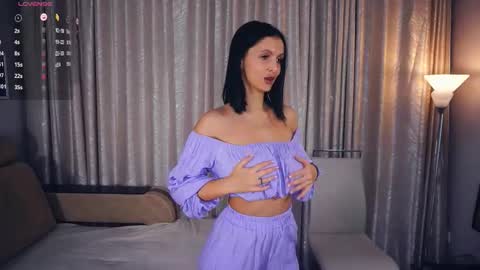 Erline and Monica online show from October 17, 7:28 pm