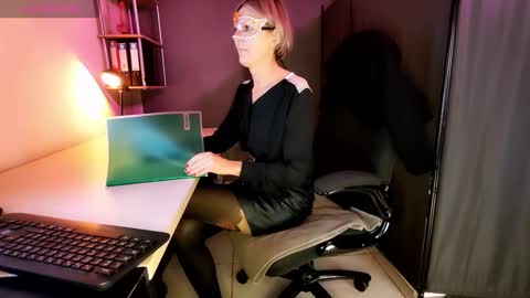 Eva online show from November 22, 10:40 am