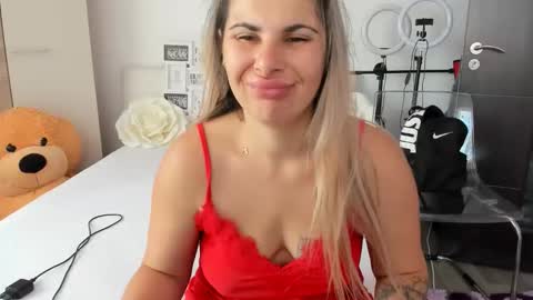 Snapshot of eroticsensualkitty4u chatting on September 22, 6:34 am eroticsensualkitty4u online show from September 22, 6:34 am