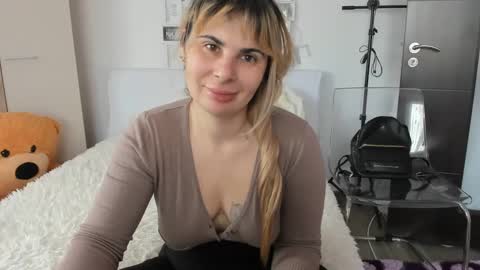 Snapshot of eroticsensualkitty4u chatting on February 7, 9:16 am eroticsensualkitty4u online show from February 7, 9:16 am