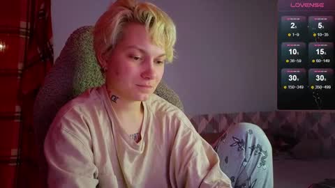 esajukyy online show from February 7, 2:37 pm