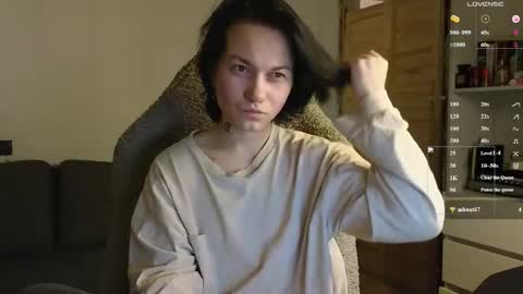 esajukyy online show from February 24, 3:43 pm