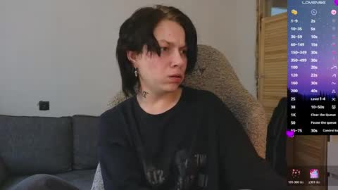 esajukyy online show from April 18, 11:13 am