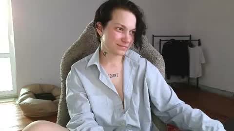 esajukyy online show from June 29, 2:17 pm