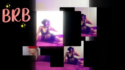 Snapshot of escarlett_wii chatting on February 8, 12:17 pm SCARLETT online show from February 8, 12:17 pm