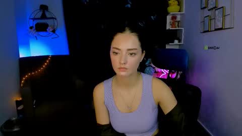 esma_shine online show from October 1, 3:39 pm