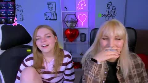 esma_shine online show from October 14, 8:55 pm