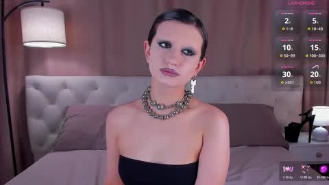 esme_fox online show from May 27, 6:27 pm