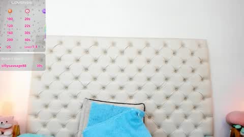 esmeralda  online show from March 5, 2:24 pm