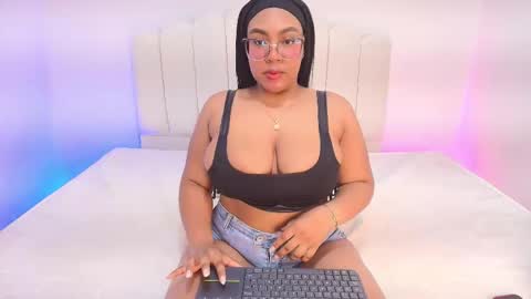 esmeralda online show from December 1, 9:13 am