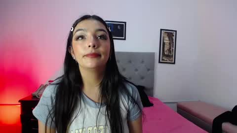 Snapshot of esmeraldaa_sc chatting on October 7, 6:07 am Perla online show from October 7, 6:07 am