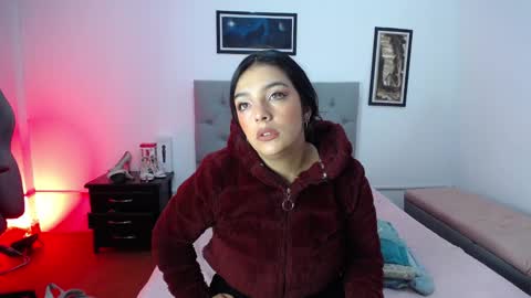 Snapshot of esmeraldaa_sc chatting on October 10, 7:02 am Perla online show from October 10, 7:02 am