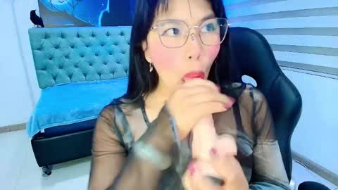 Esmeralda  online show from November 10, 11:38 am