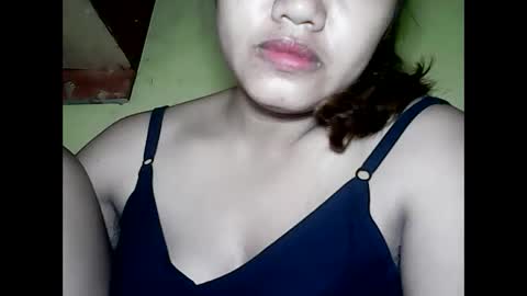 Snapshot of especialgirl_28 chatting on December 13, 5:43 pm especialgirl_28 online show from December 13, 5:43 pm