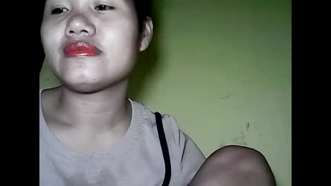 Snapshot of especialgirl_28 chatting on December 8, 4:50 pm especialgirl_28 online show from December 8, 4:50 pm