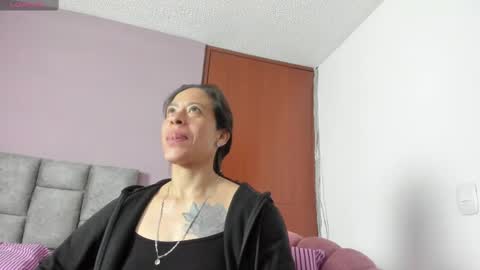 Snapshot of esperancita4570 chatting on March 2, 1:15 am HOPE online show from March 2, 1:15 am