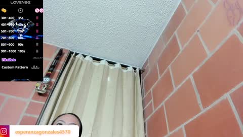 Snapshot of esperancita4570 chatting on December 9, 1:40 am HOPE online show from December 9, 1:40 am