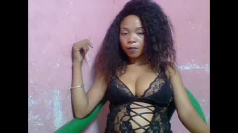 estelah20 online show from October 10, 11:59 am