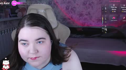 estelle_hicks online show from April 4, 6:51 pm
