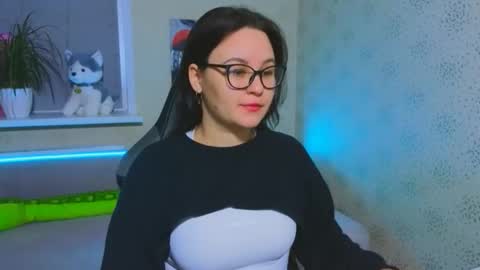 EsterPlayful online show from December 2, 10:39 am