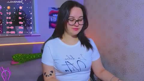 EsterPlayful online show from October 19, 8:49 am