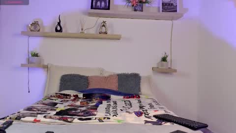 Estrella online show from November 28, 3:31 am