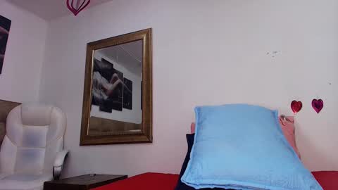 Snapshot of estrella_hanks_ chatting on March 10, 11:55 am Estrella online show from March 10, 11:55 am