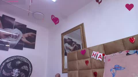 Snapshot of estrella_hanks_ chatting on February 9, 12:19 pm Estrella online show from February 9, 12:19 pm