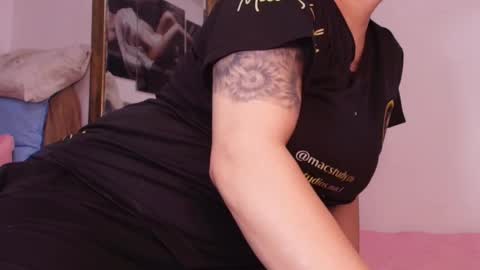 Snapshot of estrella_hanks_ chatting on March 4, 11:51 am Estrella online show from March 4, 11:51 am