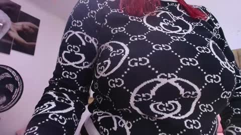 Snapshot of estrella_hanks_ chatting on January 29, 11:51 am Estrella online show from January 29, 11:51 am