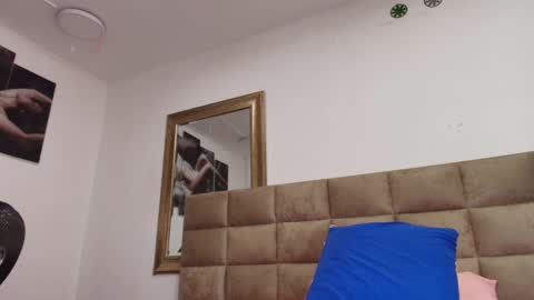 Snapshot of estrella_hanks_ chatting on January 17, 11:59 am Estrella online show from January 17, 11:59 am