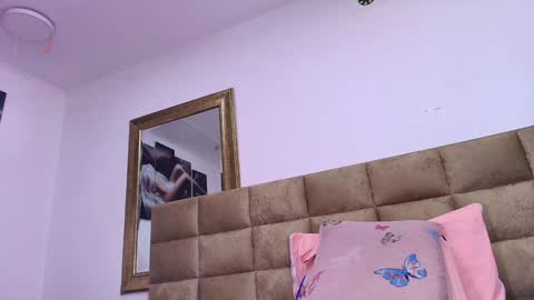 Snapshot of estrella_hanks_ chatting on January 30, 11:55 am Estrella online show from January 30, 11:55 am