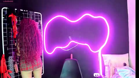 Cloe and Megan online show from December 1, 7:38 pm