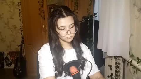 Lily 1st day online show from May 26, 4:39 pm