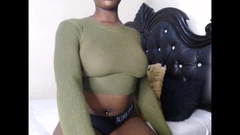 Snapshot of euphoric_cosmos chatting on February 4, 9:49 am euphoria online show from February 4, 9:49 am