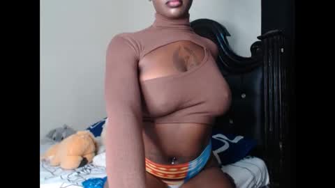 Snapshot of euphoric_cosmos chatting on February 22, 11:02 am euphoria online show from February 22, 11:02 am
