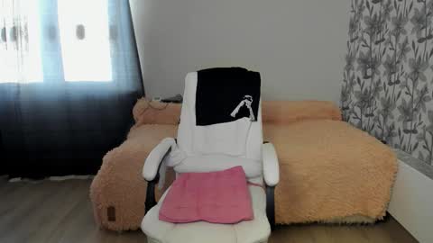 Eva online show from February 14, 9:55 am