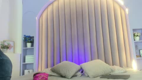 Snapshot of eva_daemon chatting on January 8, 11:43 am EVA DAEMON online show from January 8, 11:43 am