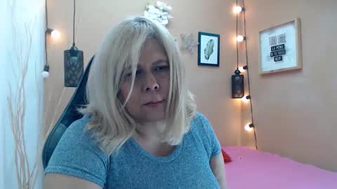 eva_love49 online show from November 12, 12:25 pm