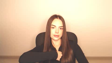 Snapshot of eva_rossee_ chatting on October 3, 6:57 pm Eva online show from October 3, 6:57 pm