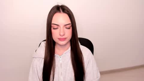 Snapshot of eva_rossee_ chatting on March 10, 1:32 pm Eva online show from March 10, 1:32 pm