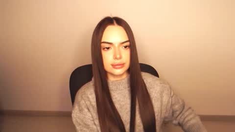Snapshot of eva_rossee_ chatting on October 10, 3:50 pm Eva online show from October 10, 3:50 pm