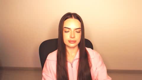 Snapshot of eva_rossee_ chatting on October 8, 4:22 pm Eva online show from October 8, 4:22 pm