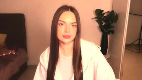 Eva online show from April 10, 6:25 pm