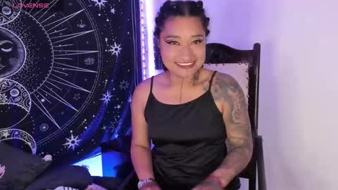 Snapshot of eva_sanderslee chatting on October 19, 9:44 am Eva online show from October 19, 9:44 am