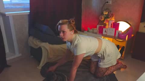 Hi there i am Eva and i wish create a nice community with you so join my Ticket Show for more pleasure online show from May 20, 1:30 pm