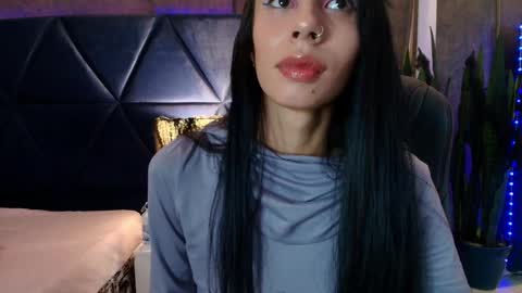 Snapshot of evaa_cloee chatting on October 19, 4:03 am EVA CLOEE online show from October 19, 4:03 am