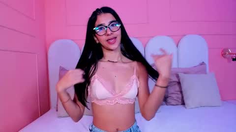 Snapshot of evaa_rose_ chatting on February 20, 11:42 am Eva online show from February 20, 11:42 am