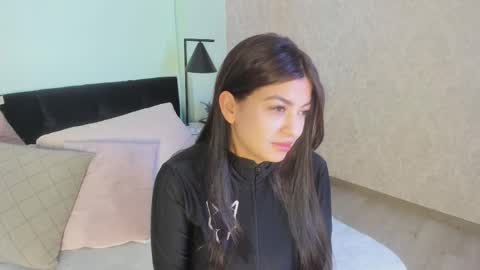 julieth online show from November 15, 12:28 pm